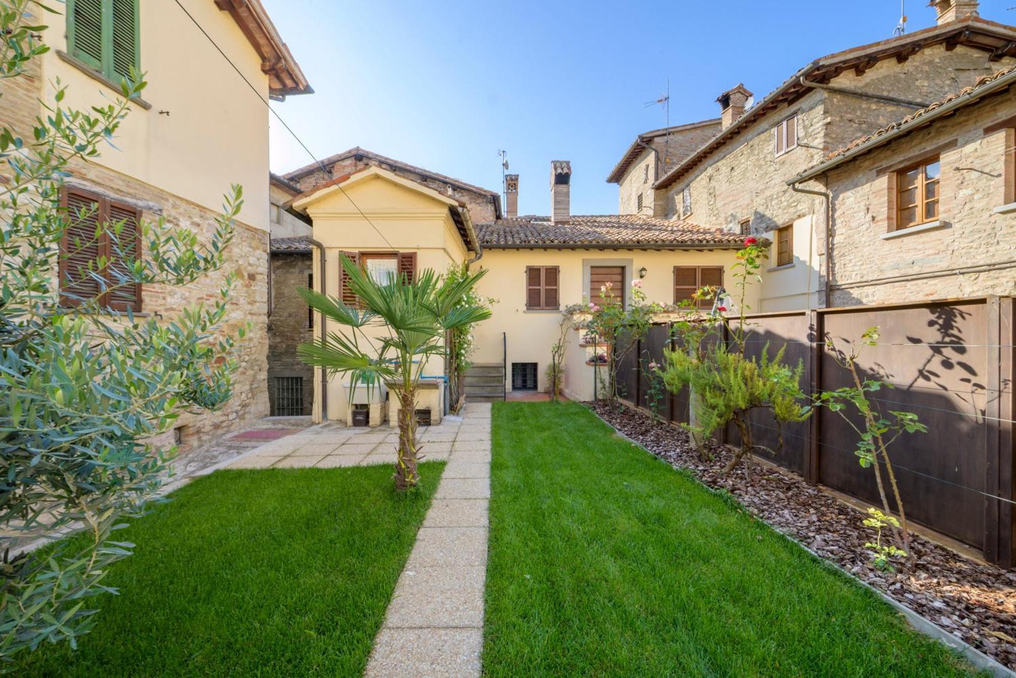 Via Mazzini 23A Apartment Gubbio Exterior photo